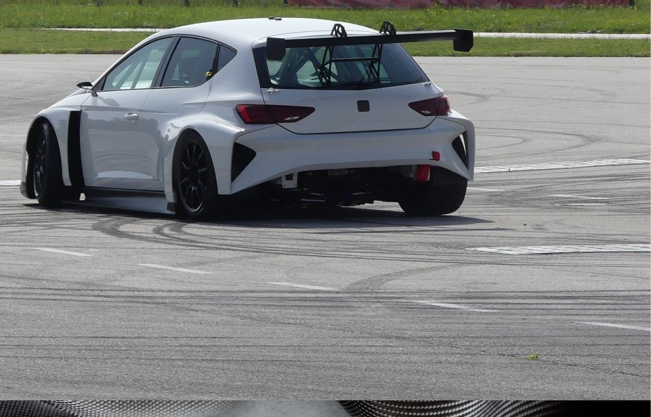 The CUPRA e-Racer takes its first steps