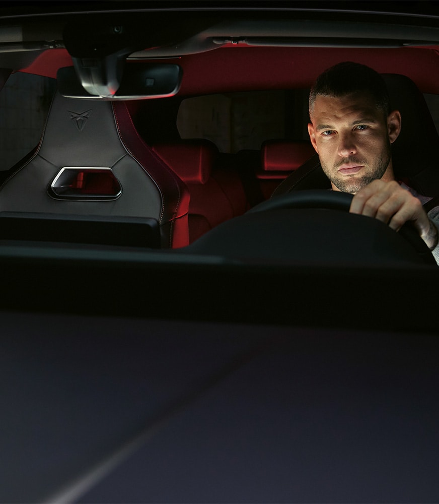 %20CUPRA%20driver%20holding%20steering%20wheel