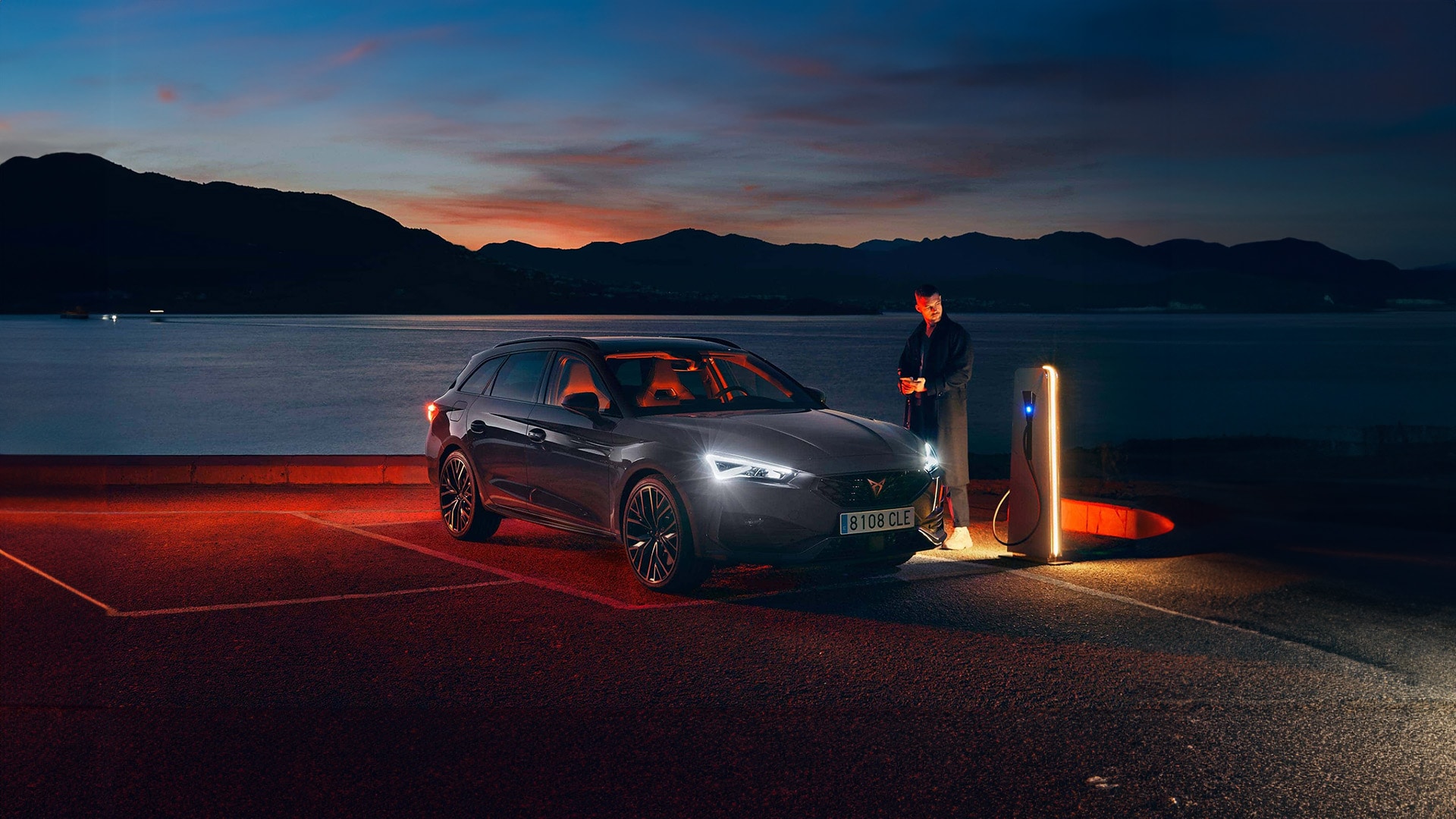 CUPRA Leon Sportstourer e-HYBRID charging