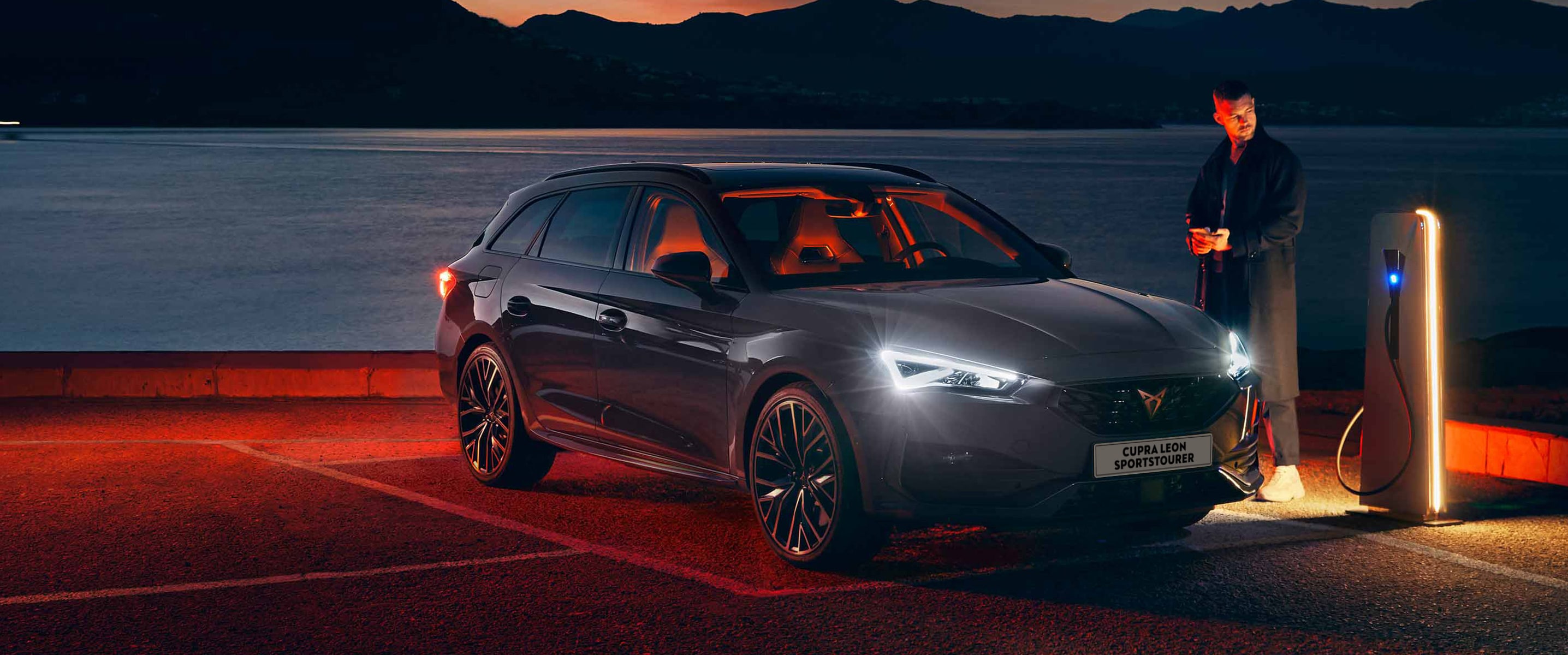 CUPRA Leon Sportstourer Hero Image