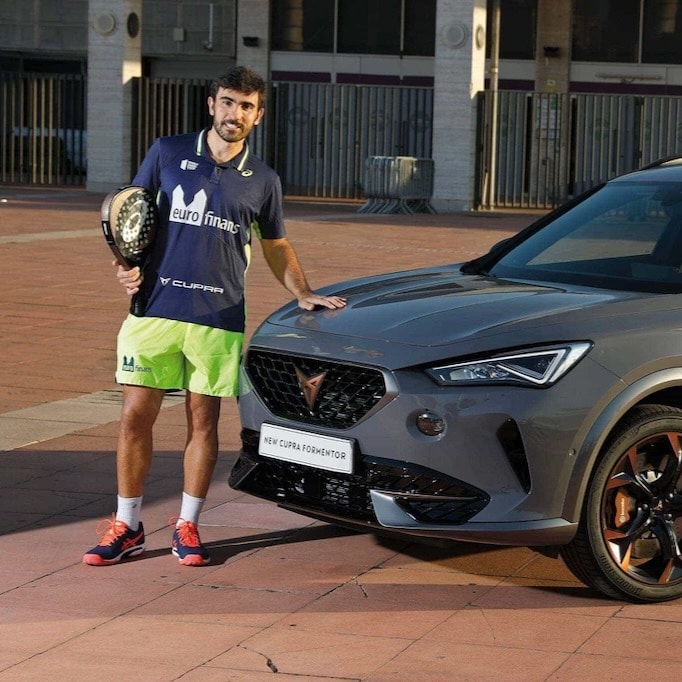 A padel player next to a CUPRA Formentor as it becomes the official car of WPT
