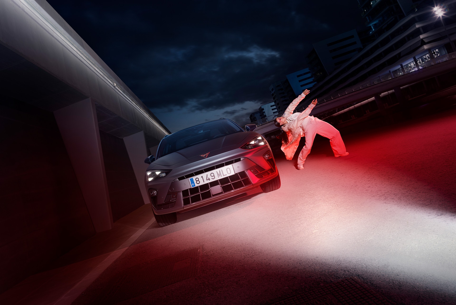 how to use new cupra leon sportstourer 2025 intelligent park assist, an intelligent parking system, visual demo